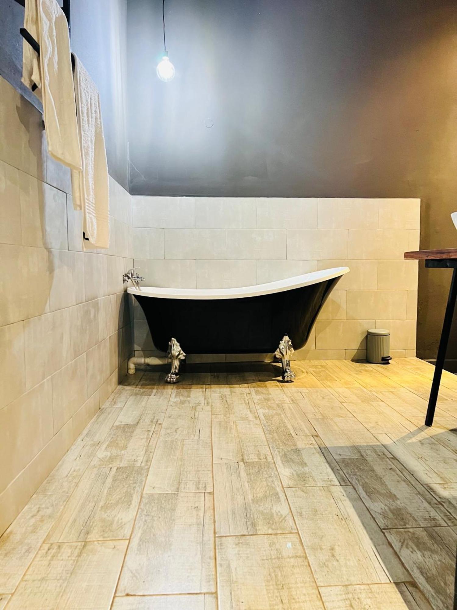 ليلونغوي The Shed Venue & Boutique Hotel المظهر الخارجي الصورة