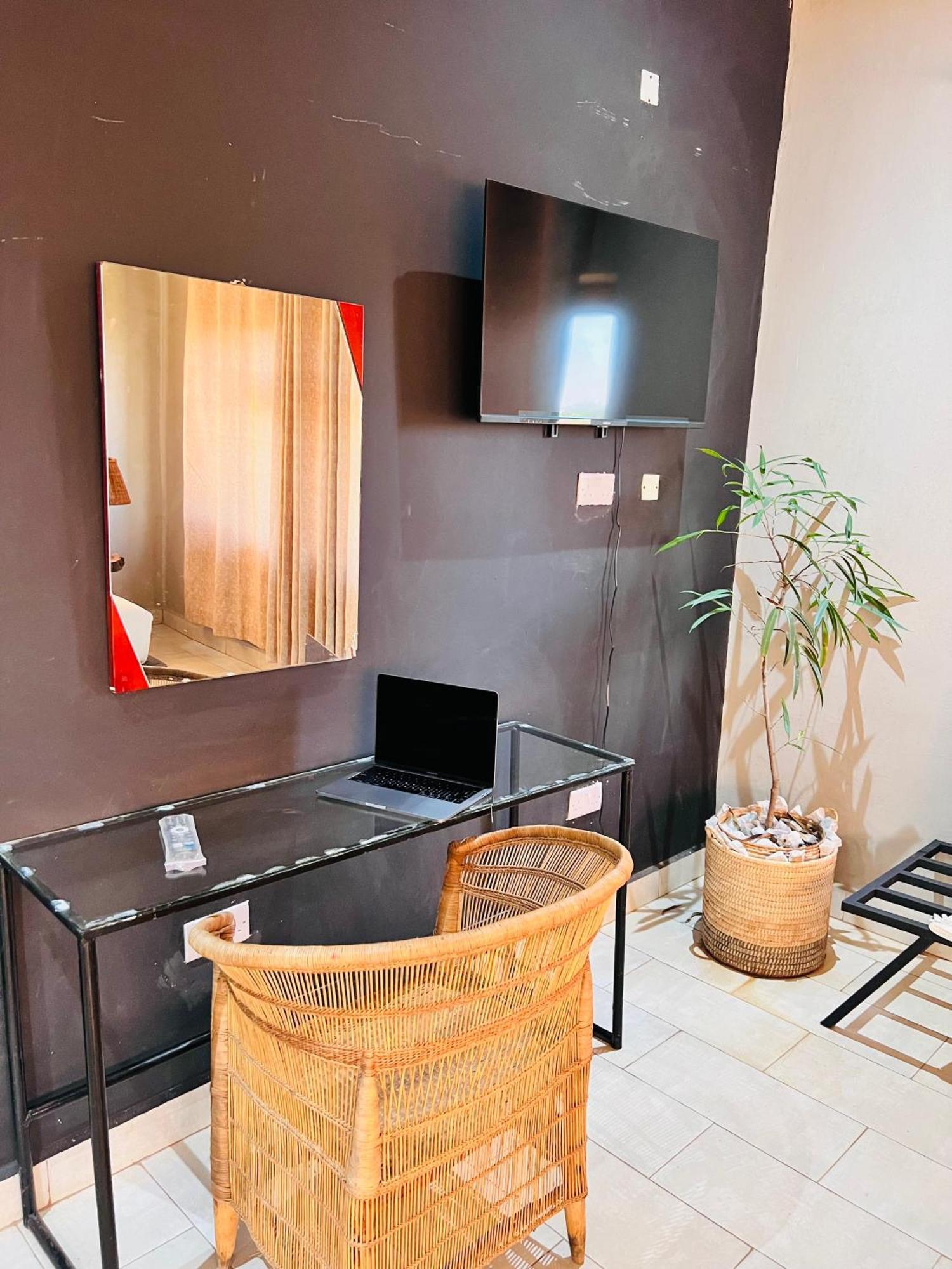 ليلونغوي The Shed Venue & Boutique Hotel المظهر الخارجي الصورة