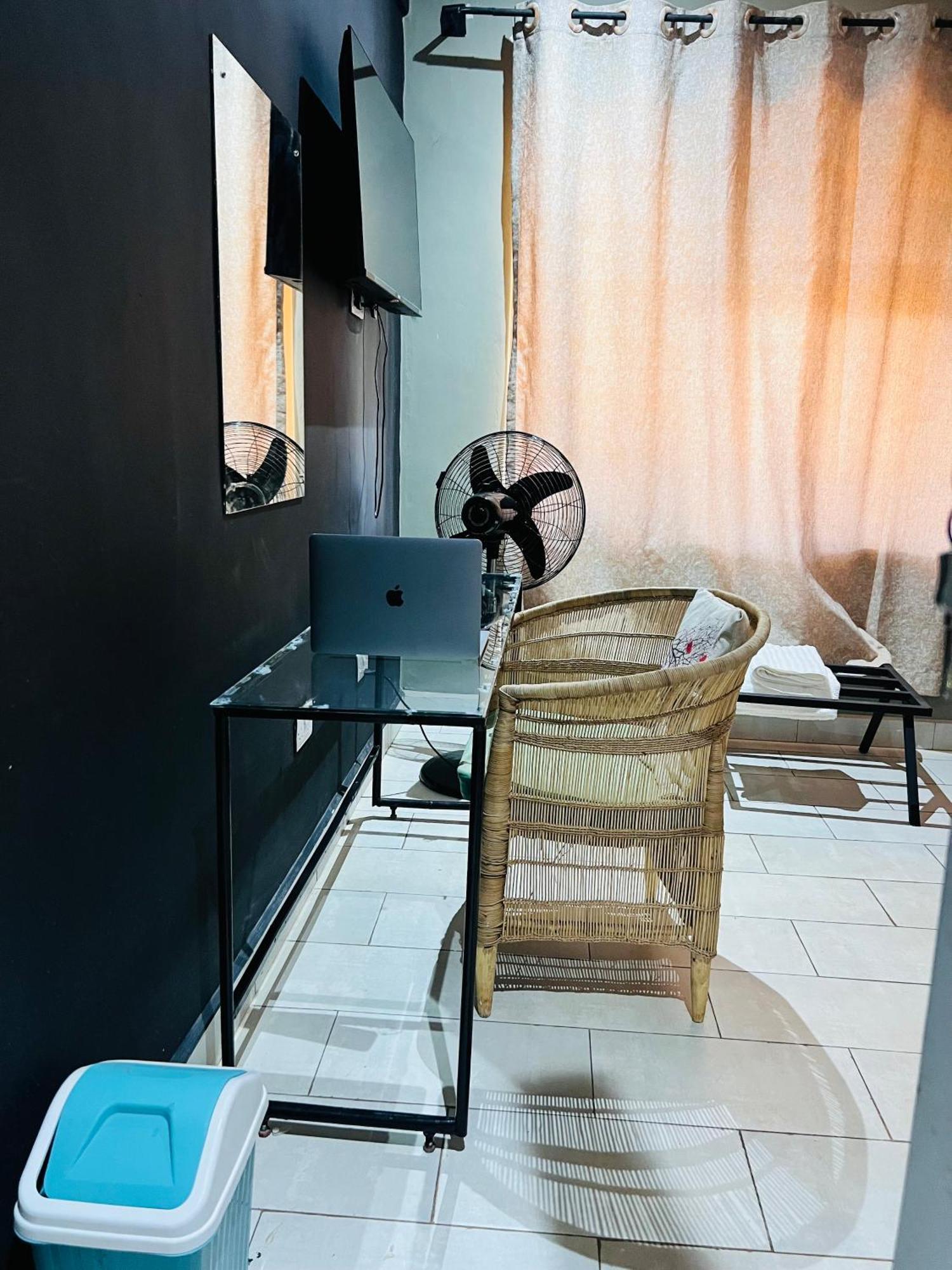 ليلونغوي The Shed Venue & Boutique Hotel المظهر الخارجي الصورة