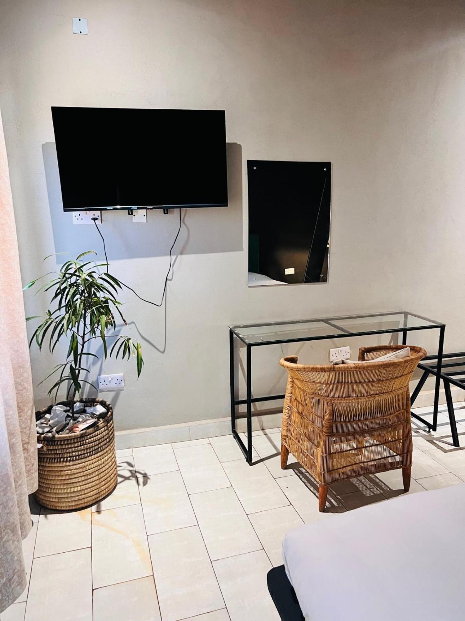 ليلونغوي The Shed Venue & Boutique Hotel المظهر الخارجي الصورة